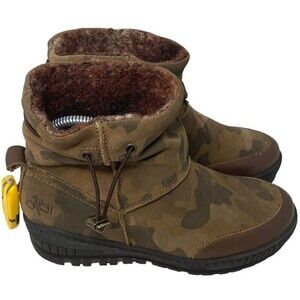 NEW OTBT Fanfare Snow Spikes Boots Women's Size 7 M Pull On Ankle Camo
